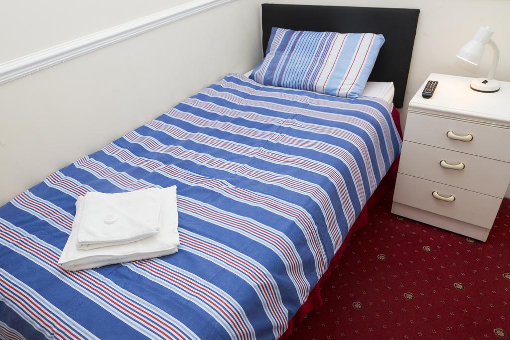 Southend Guest House - Close To Beach, Train Station & Southend Airport Bilik gambar