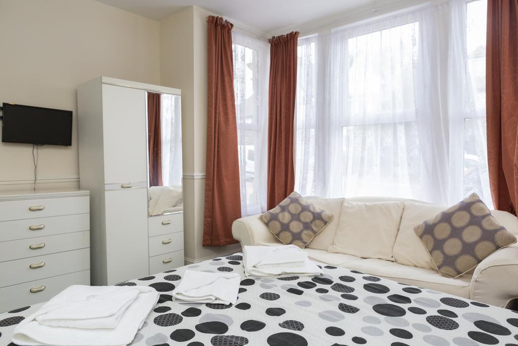 Southend Guest House - Close To Beach, Train Station & Southend Airport Bilik gambar